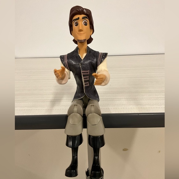 Flynn Rider Eugene Doll Tangled Repunzel 9” Articulated Poseable Hasbro - Picture 6 of 6